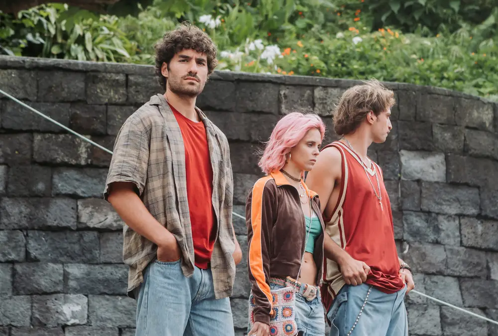 Jos&eacute; Condessa, Helena Caldeira and Rodrigo Tom&aacute;s in Turn of the Tide