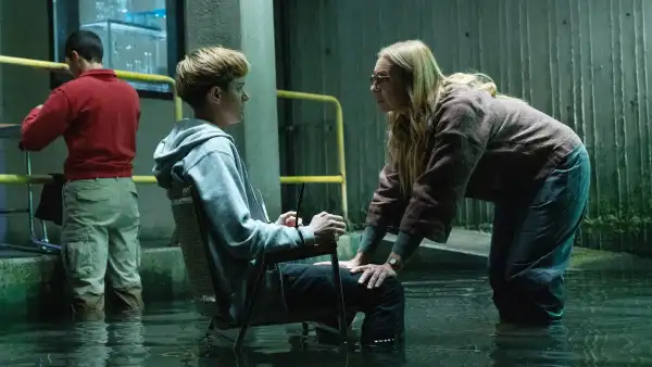 Mae Martin and Toni Collette in Wayward