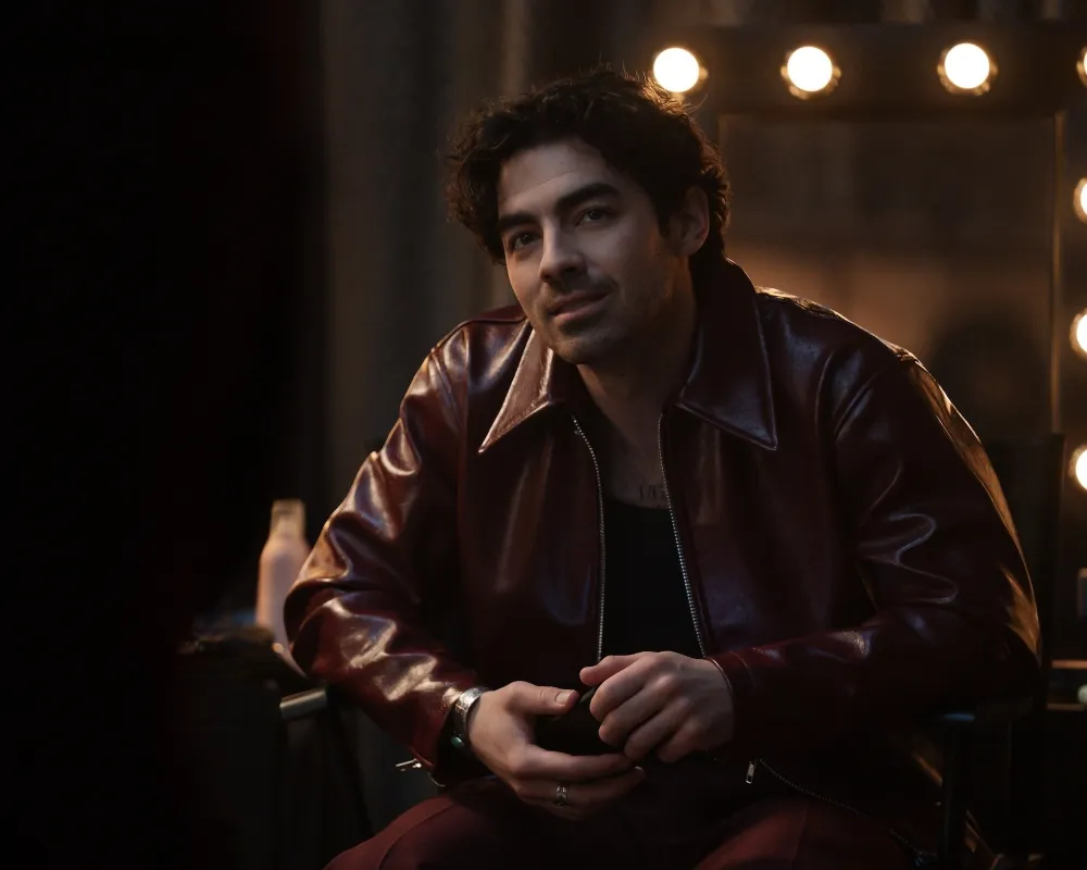 Joe Jonas Love Life A Very Jonas Brothers Christmas Movie