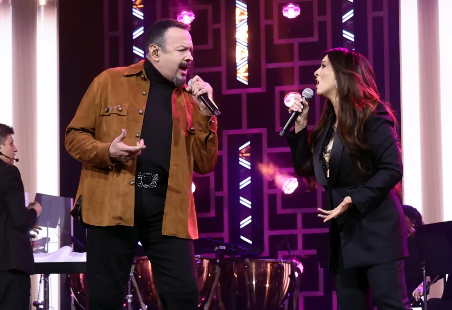 Replica Luxury Handbagnaje a Raphael como Persona del Año en los Latin GRAMMYs 2025.