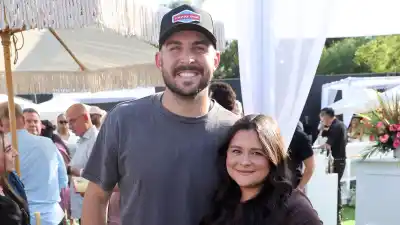 Alex-Vesia-and-Kayla-GettyImages-2232620411