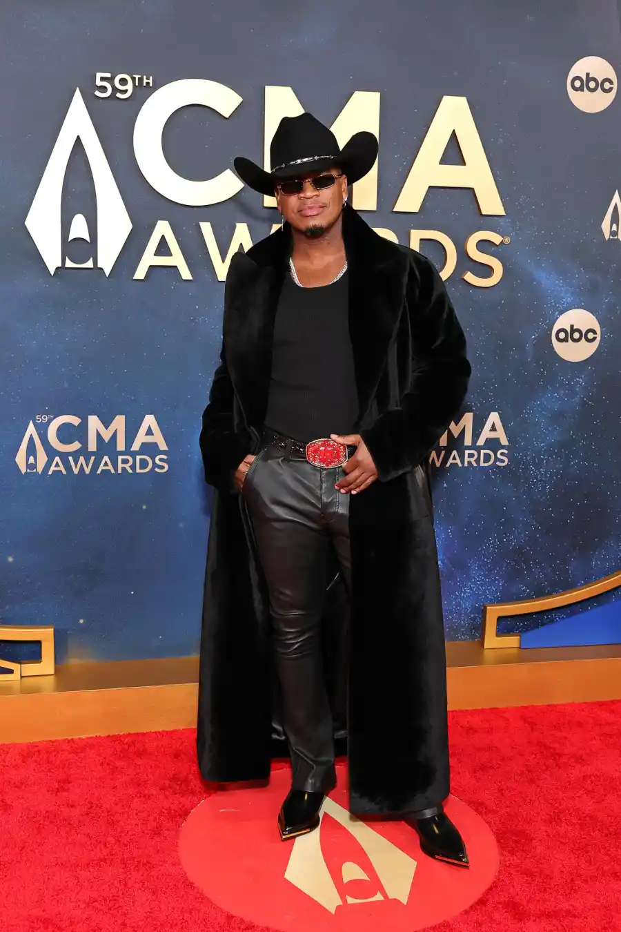 CMA Awards 2025 59th Arrivals Ne Yo 2247539596