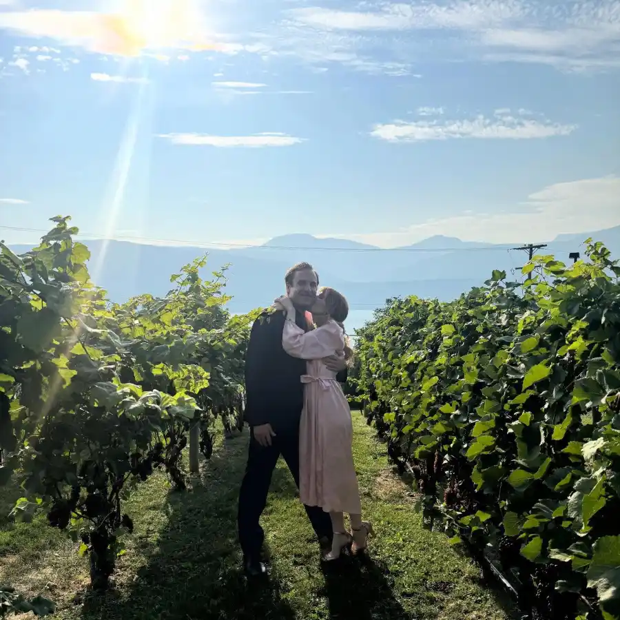 Carly Rae Jepsen Announces Pregnancy With 1st Child After Marrying Cole MGN