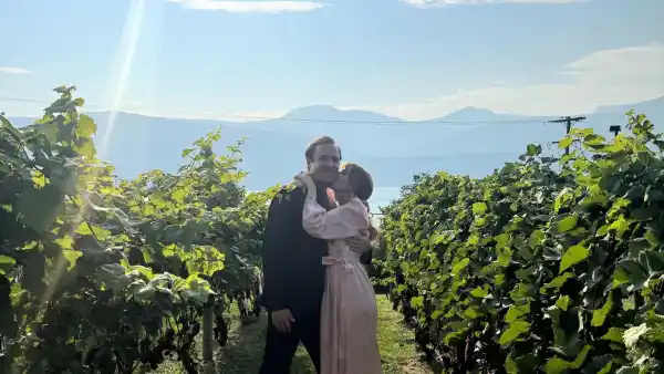 Carly Rae Jepsen Announces Pregnancy With 1st Child After Marrying Cole MGN