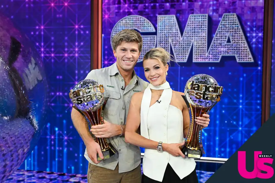 Dancing With the Stars Cast Jets to NYC After Season 34 Finale Behind the Scenes Photos 180304__PL04632