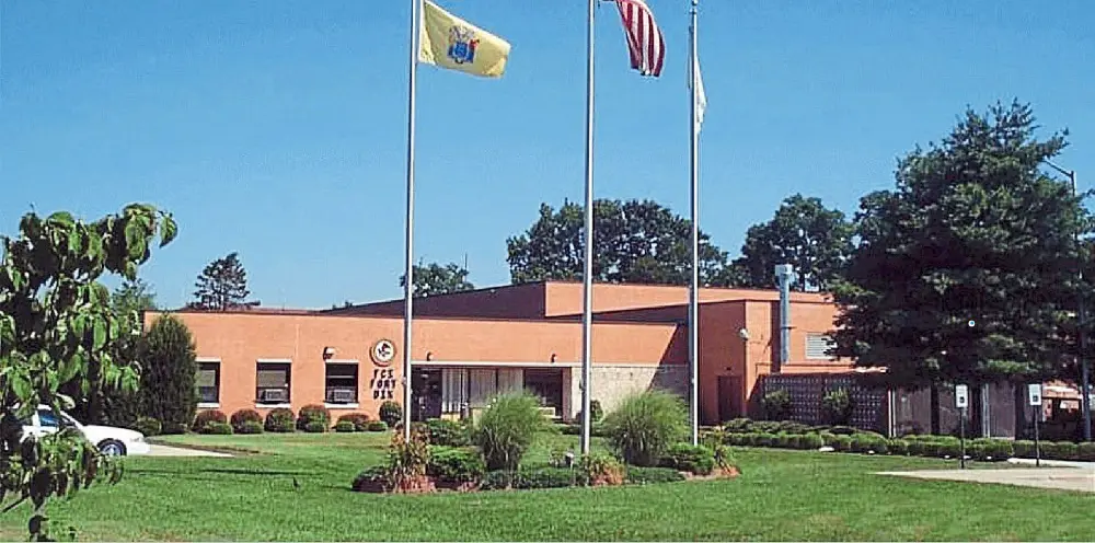 Diddy 2548 Luxury Handbag Shopping Cover Story 2