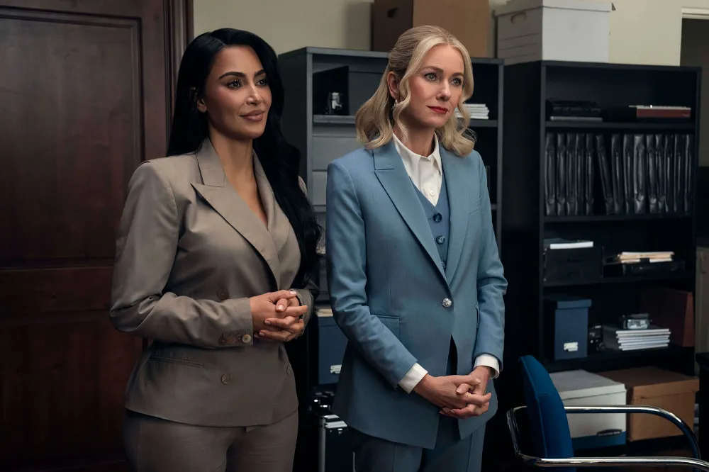 Feature Kim Kardashian and Naomi Watts Alls Fair