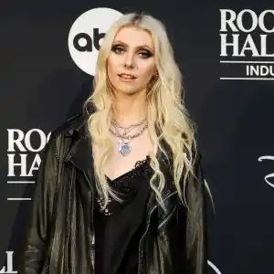 Feature Taylor Momsen Reflects on Recording Holiday Songs as a Child