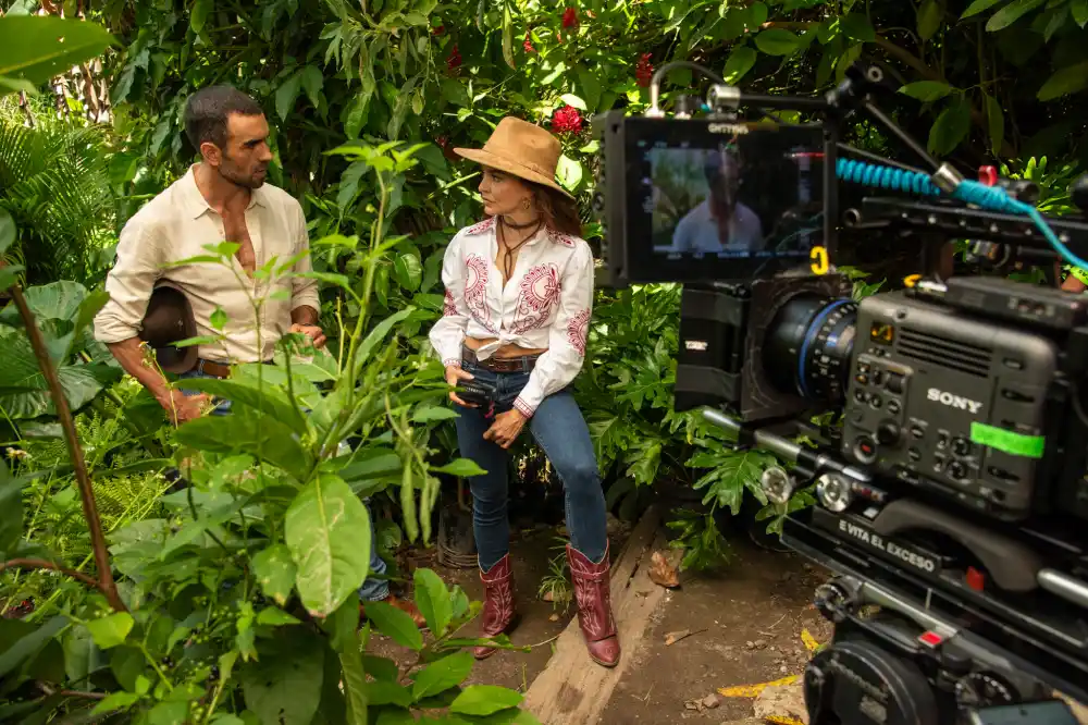 Marcus Ornellas y Angelique Boyer en "Dom&eacute;nica Montero"