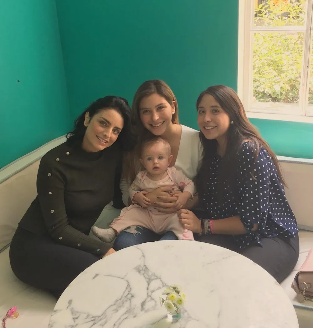 Gabriela Michele with daughter Aislinn Derbez