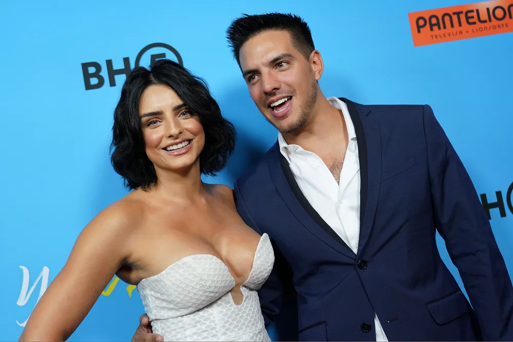 Aislinn Derbez y Vadhir Derbez.