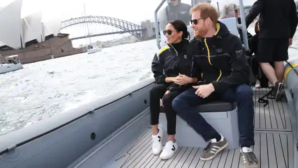 meghan markle veja sneakers
