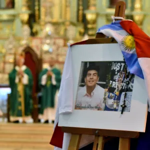 Imagen de Fernando Báez Sosa en una iglesia de Asunción, Paraguay.