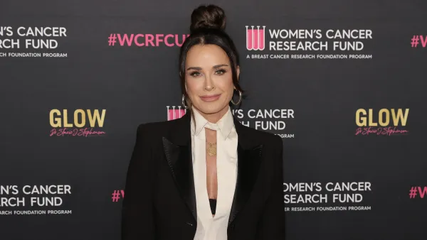 Kyle Richards arrives at "An Unforgettable Evening" Benefiting The Woman's Cancer Research Fund at Beverly Wilshire, A Four Seasons Hotel on April 10, 2024 in Beverly Hills, California.