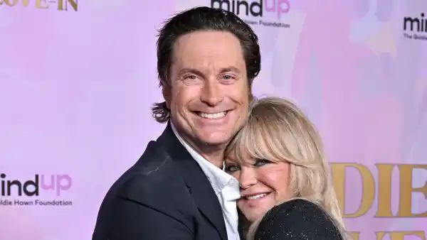 Goldie Hawn Shares the Story of Oliver Hudsons Circumcision