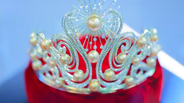 Corona Miss Universo 2024