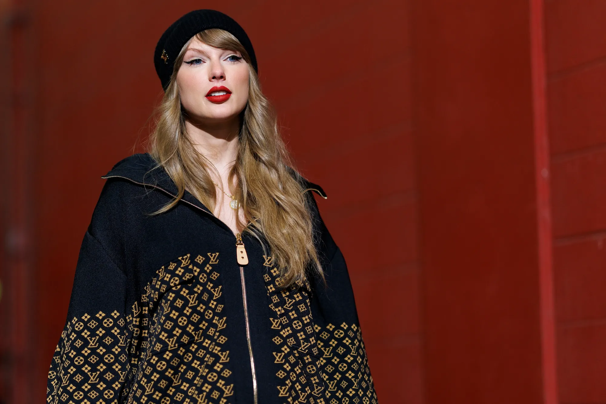 taylor swift sweater