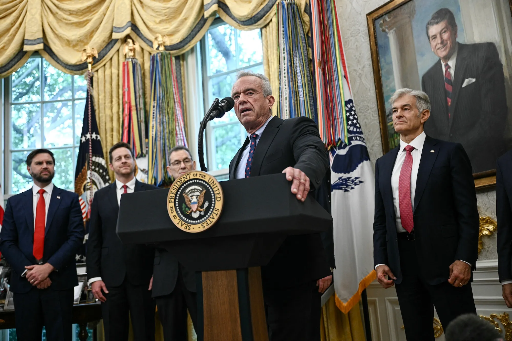 GettyImages-2237905817 rfk jr thanksgiving meal doctored photo