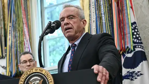 GettyImages-2237905817 rfk jr thanksgiving meal doctored photo