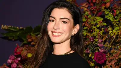 anne hathaway hair mousse