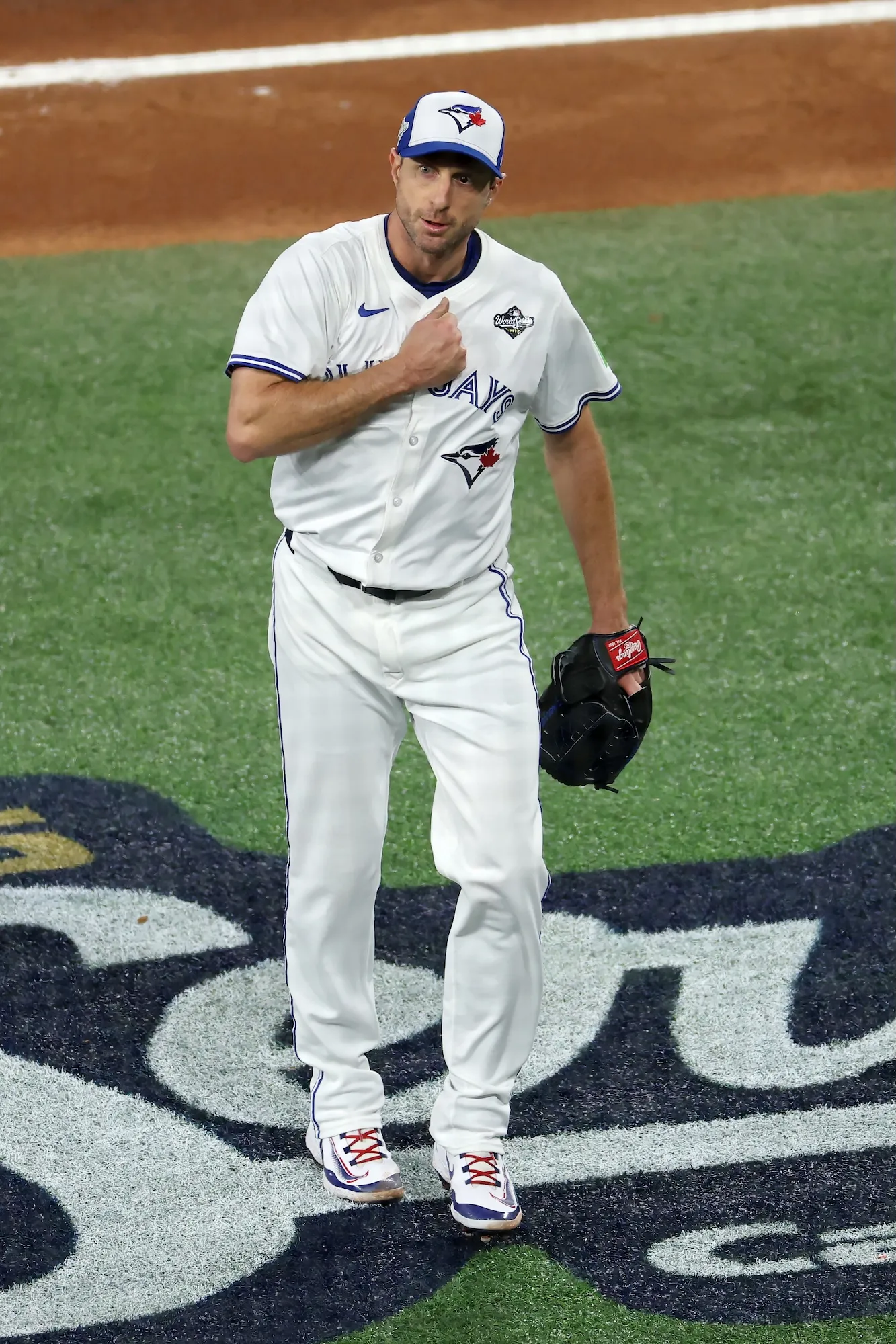 GettyImages-2244544012 bluejays pitcher cries