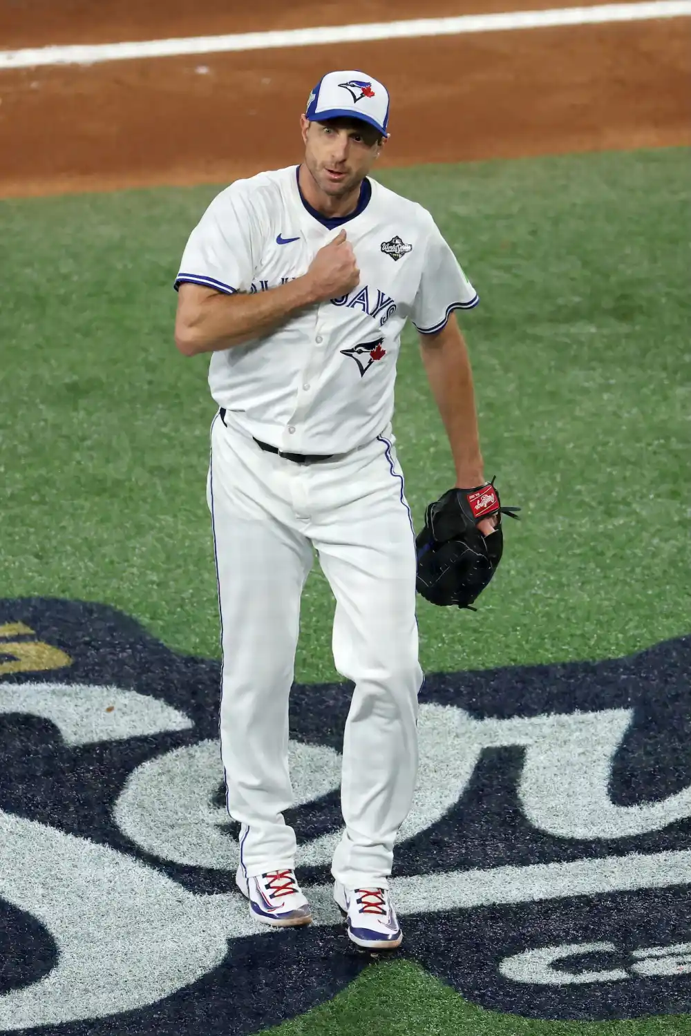 GettyImages-2244544012 bluejays pitcher cries