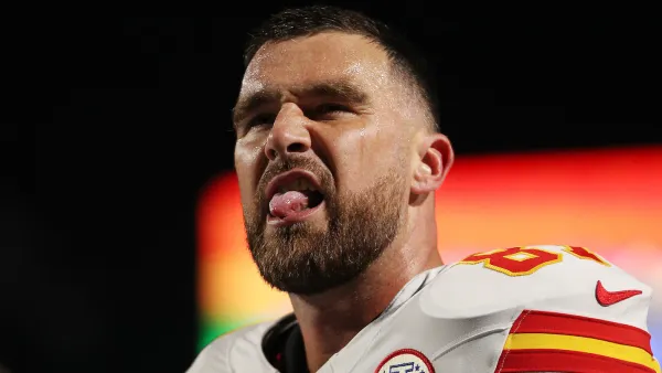 GettyImages-2244682006 Travis Kelce Bills 2025