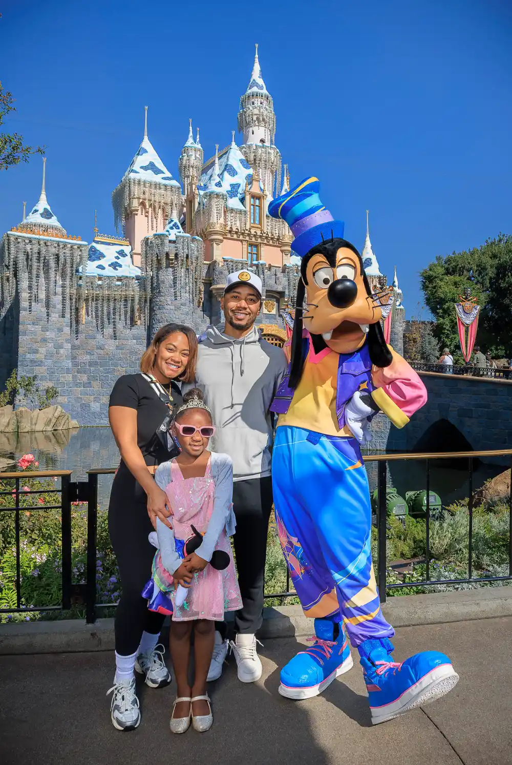 GettyImages-2244887815 Mookie Betts Family Disneyland 2025