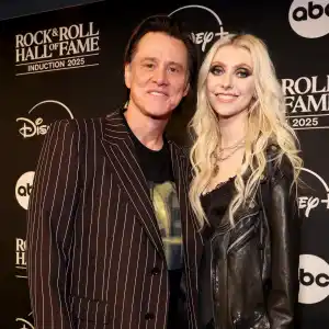 GettyImages-2245771159-Jim-Carrey-and-Taylor-Momsen-Have-a-Grinch-Reunion-at-Rock-and-Roll-Hall-of-Fame