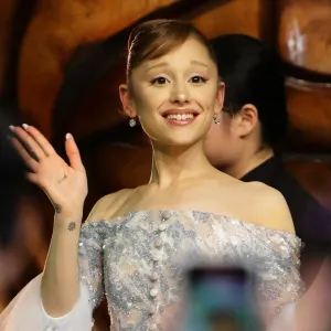 Ariana Grande Charged by Fan at Wicked Singapore Premiere as Cynthia Erivo Jumps to Protect Her from Scary Red Carpet Moment