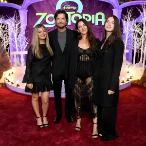 GettyImages-2246607405-Jason-Bateman-Walks-Zootopia-2-Red-carpet-With-Wife-and-Teen-Daughters