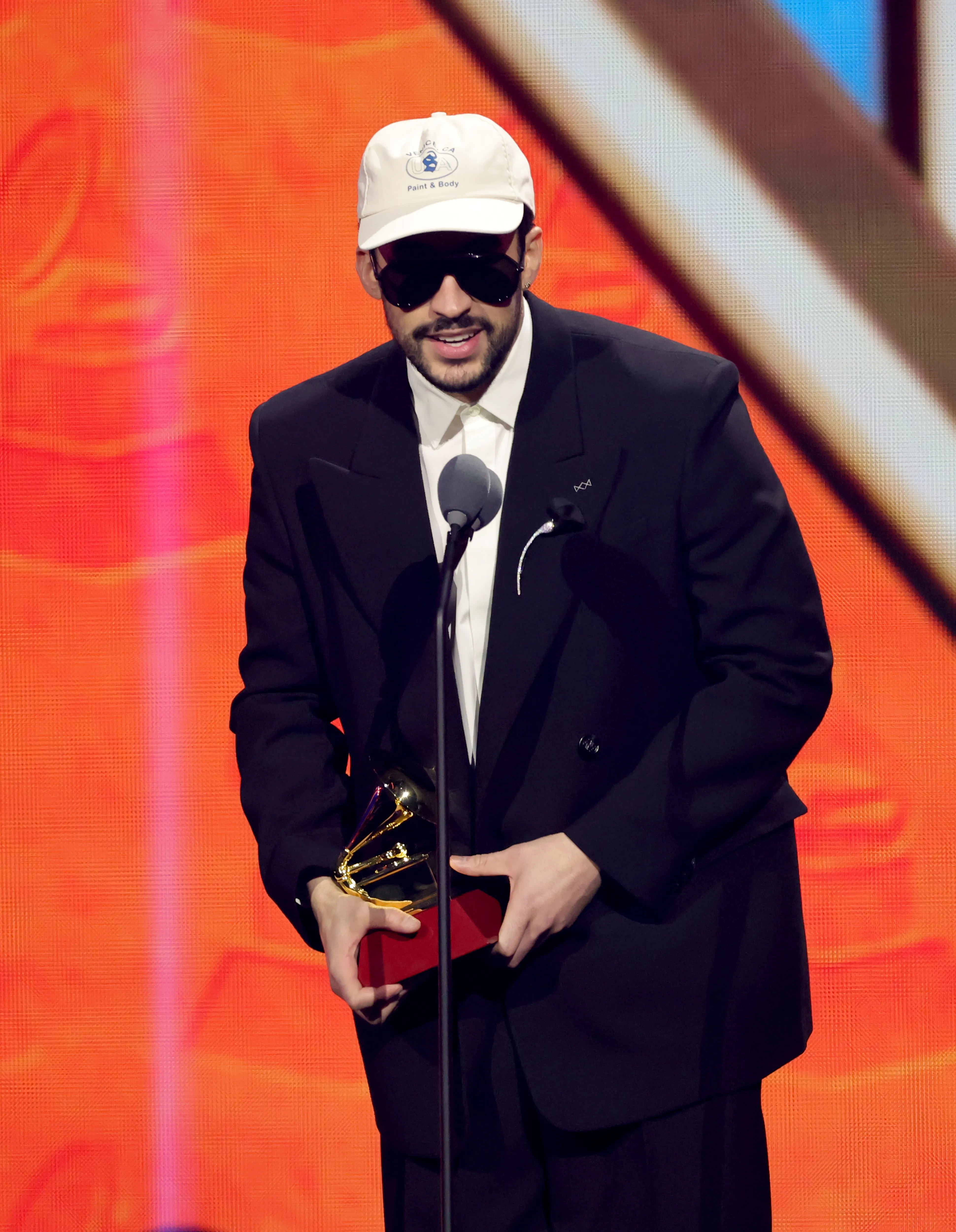 Benito Antonio Martínez Ocasio, Aka Bad Bunny en la 26a. entrega de los Latin GRAMMY.