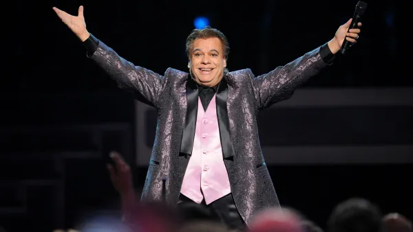 Juan Gabriel en 2009.
