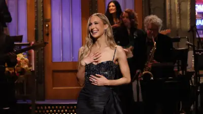 GettyImages2245318423 Nikki Glasers Most Savage and Controversial Pop Culture Jokes