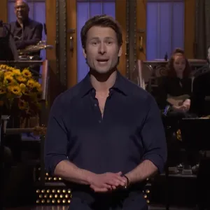 Glen Powell Flew UPS Drive to NYC to See Him Host SNL 2