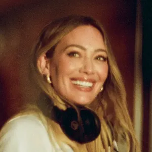 Hilary Duff Announces 1st New Single in 10 Years Option 1