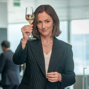 How Does Champagne Problems End What Happens in the Minka Kelly Rom Com 004