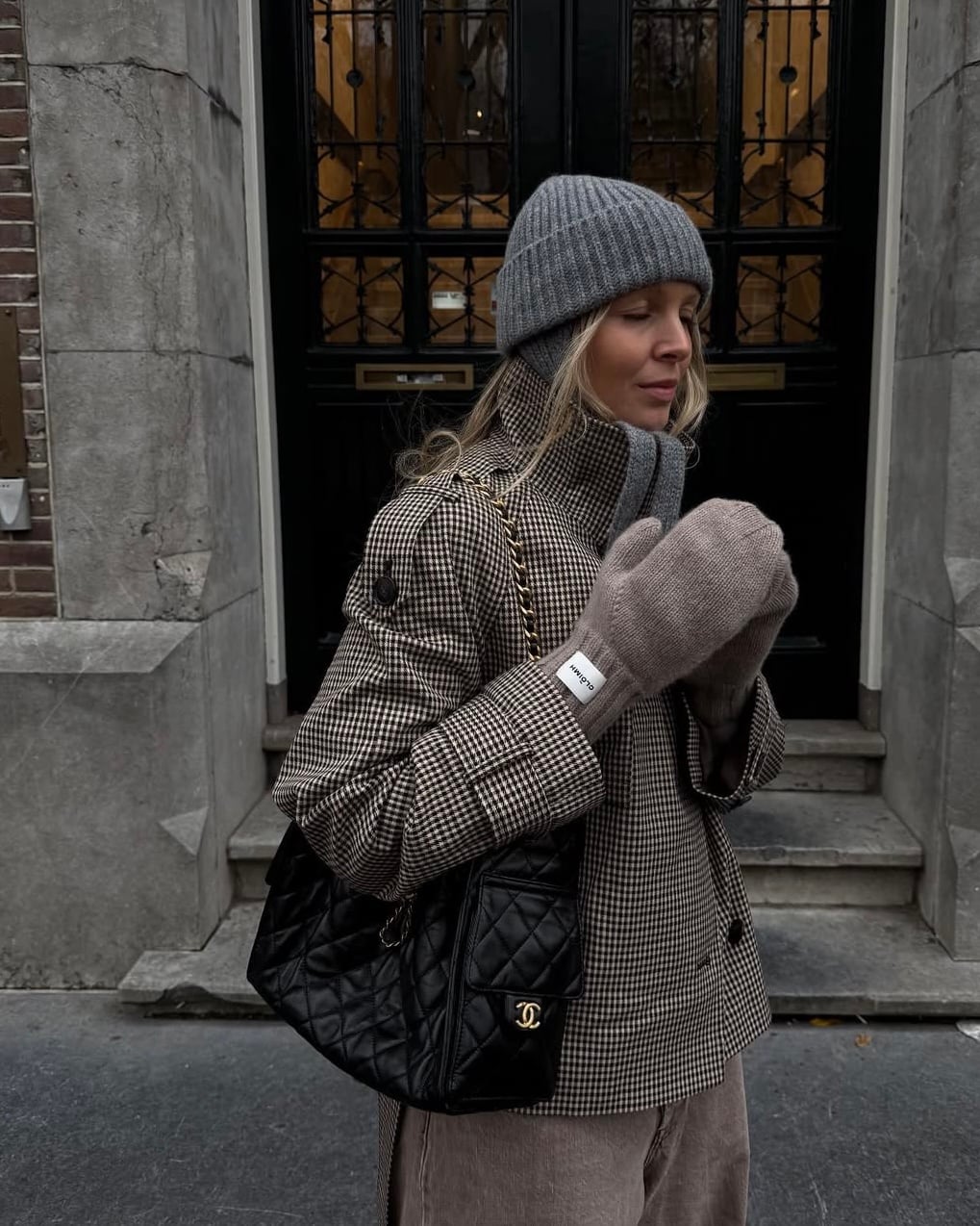 Chanel 25 Handbag Guide