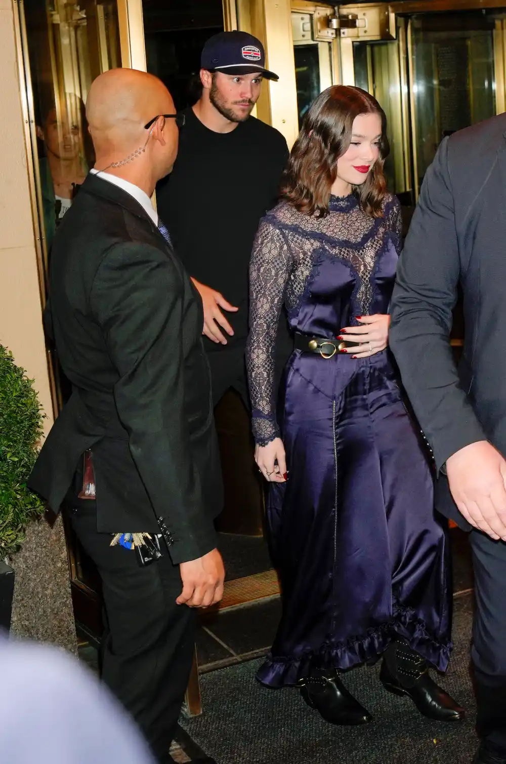 Josh-Allen-and-Hailee-Steinfeld-inline-GettyImages-2207926872