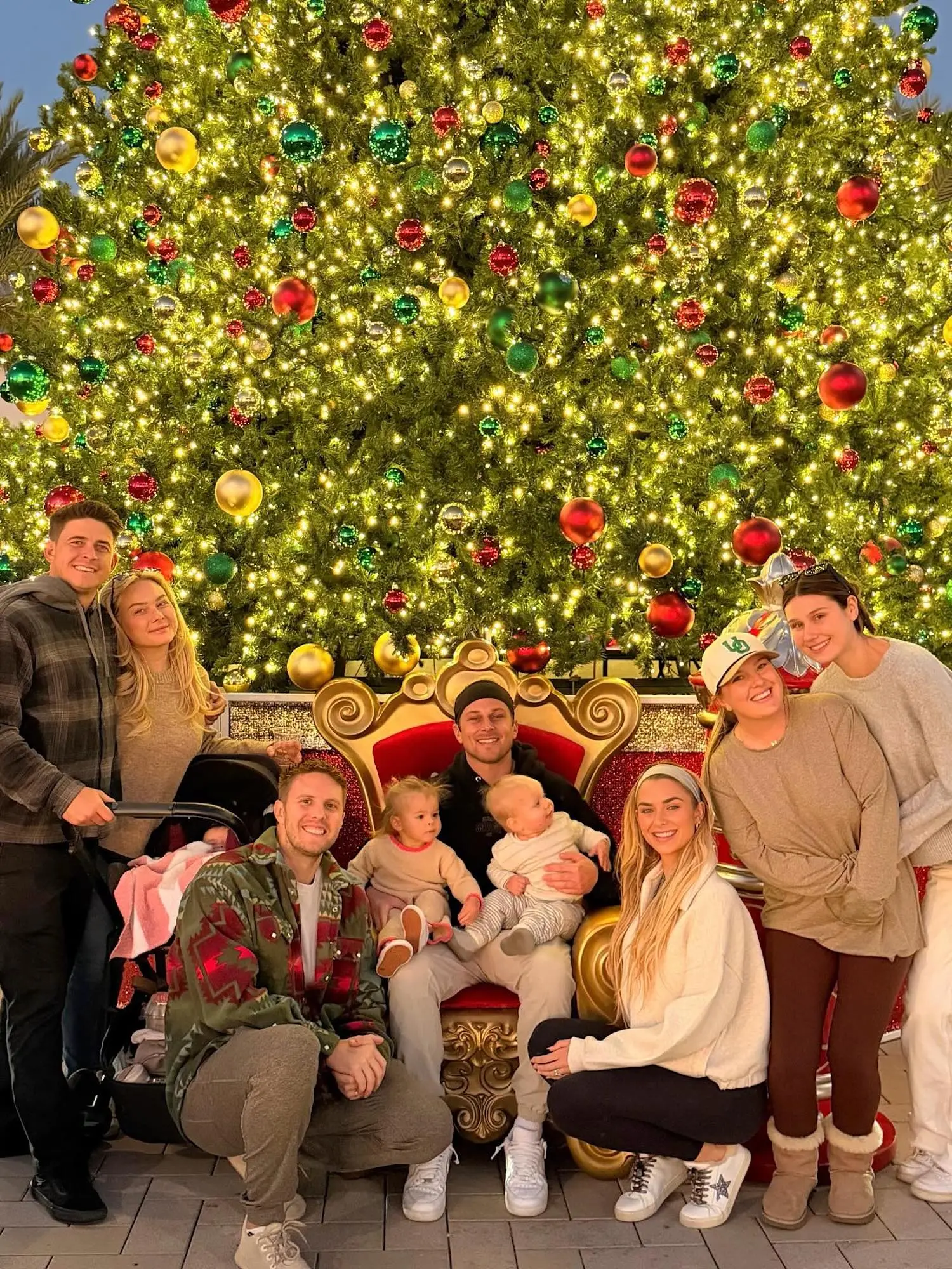 Kelsey-Owens-IG-With-Siesta-Key-Cast