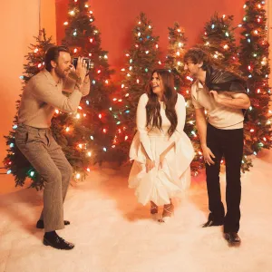 Lady A Talks New Album On This Winter s Night Volume 2 Plus Their 5 Must Haves for Christmas