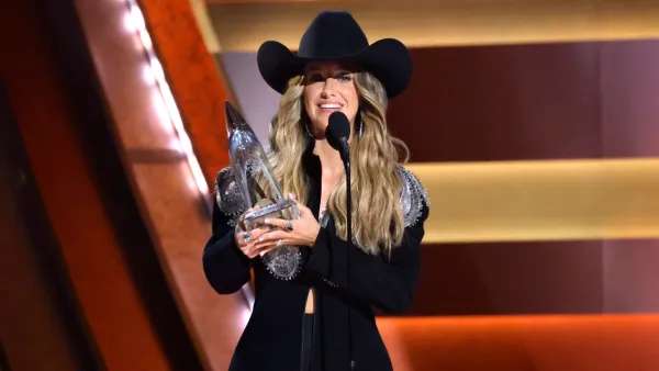 Lainey Wilson Wins CMAs 2025 Female Artist of the Year