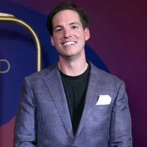 Love-Is-Blind-Jordan-LBI_1939_copy_M3uLby0A