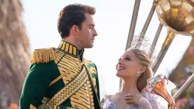 MCDWIFO_UV028 Why Kissing Scene Between Glinda and Fiyero Was Cut From Wicked: For Good