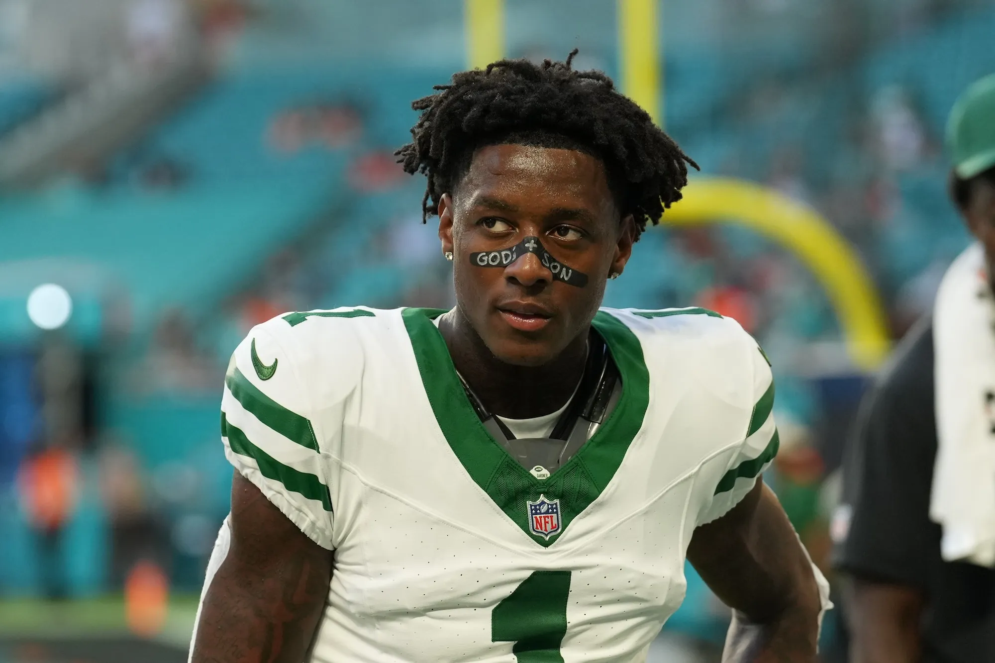 NFL s Sauce Gardner Posts Hilarious Video of Young Crying Fan After His Trade to the Indianapolis Colts