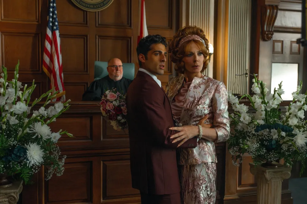 Jason Canela en Palm Royale