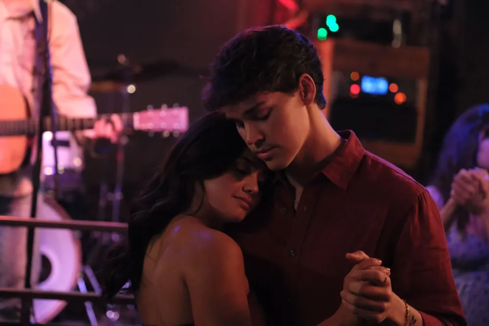 Sidelined 2, Dallas and Drayton Tubi