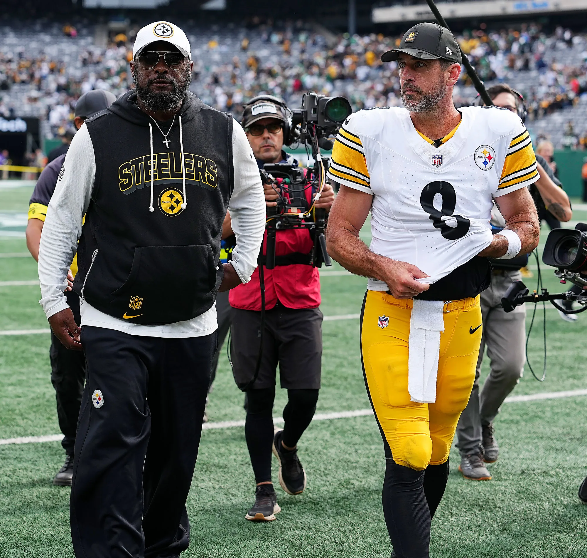 Steelers Coach Mike Tomlin Shades Aaron Rodgers With Blunt Assessment After Quarterback Dismal Performance