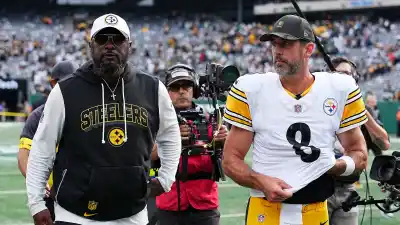 Steelers Coach Mike Tomlin Shades Aaron Rodgers With Blunt Assessment After Quarterback Dismal Performance