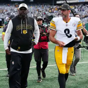 Steelers Coach Mike Tomlin Shades Aaron Rodgers With Blunt Assessment After Quarterback Dismal Performance
